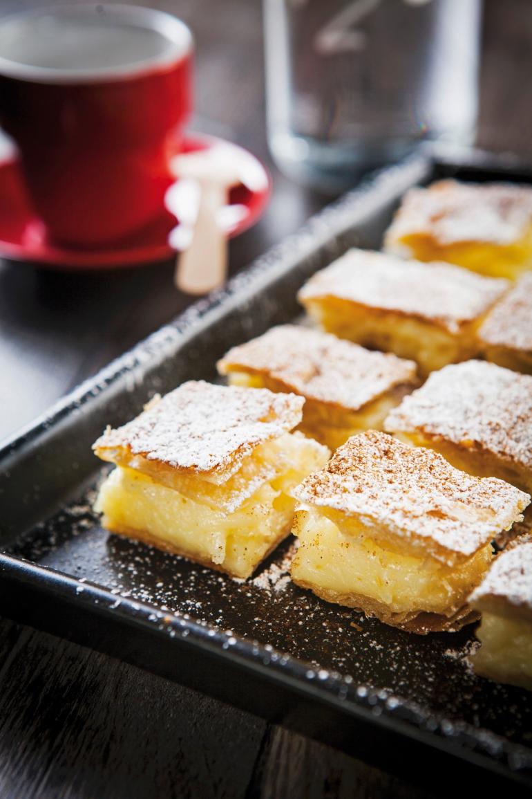 A quick ‘bougatsa’ on the go